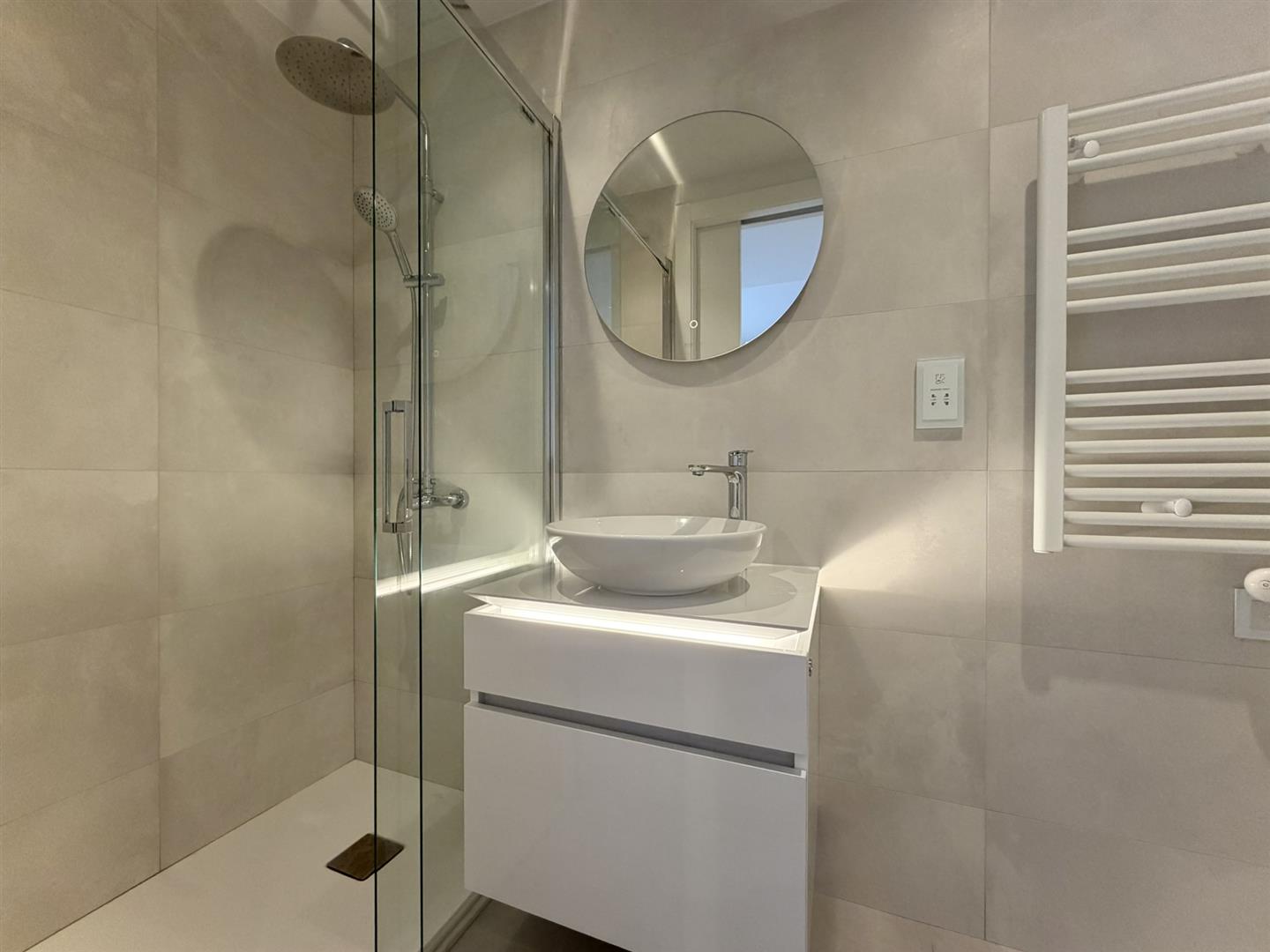 Image of House - 3 Bedrooms - 4 Bathrooms for Sale in North Gorge-Gibraltar, Image 18